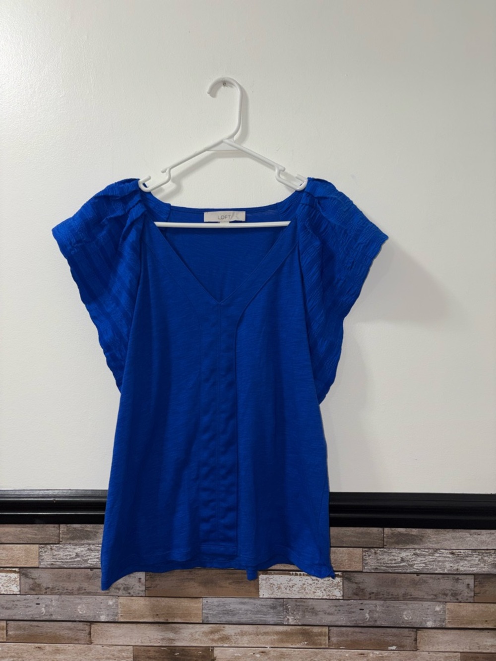 LOFT Women's V-Neck Flutter Sleeve Top - Royal Blue Size Medium